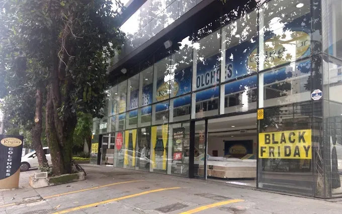 Fachada da loja King Star Colchões Berrini